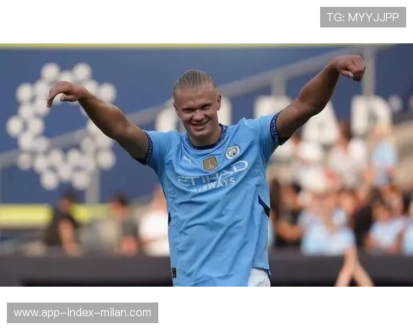 哈兰德极限身体倒地抽射险些破门：一场爆发力与技术的极致对决